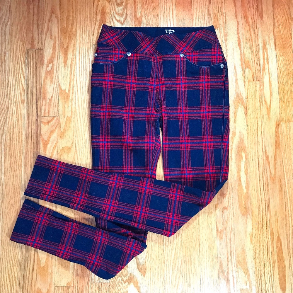 NWOT Nygard Slims by Peter Nygard, Red & Dark Blue Tartan, Women’s Jegging.